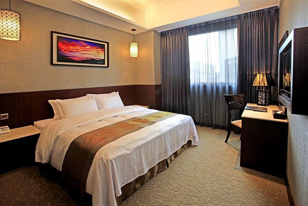 Guanko Hotel Чиай Сити Екстериор снимка