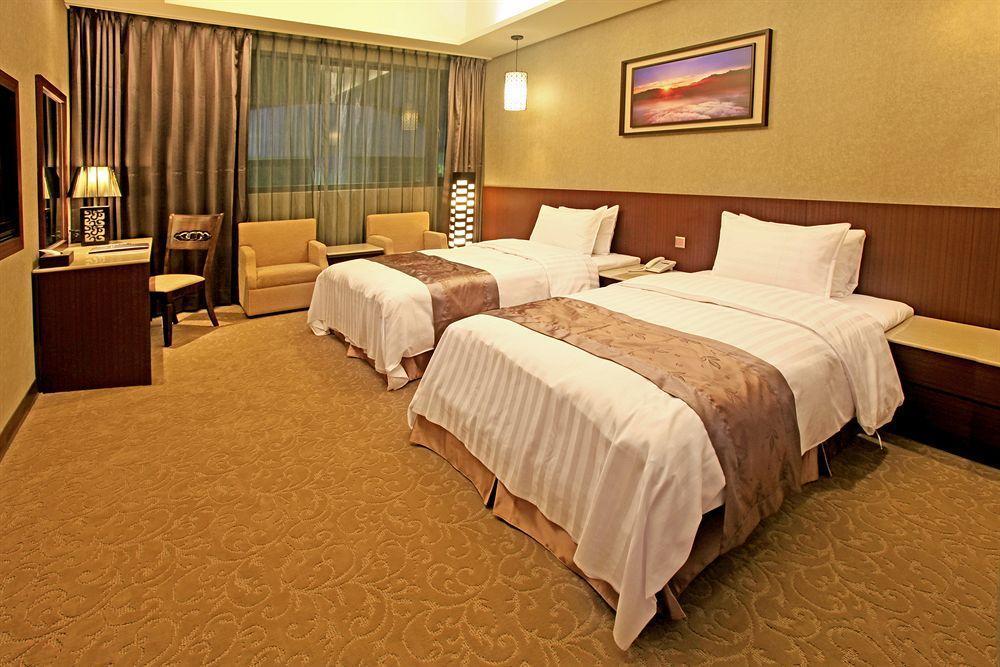 Guanko Hotel Чиай Сити Екстериор снимка