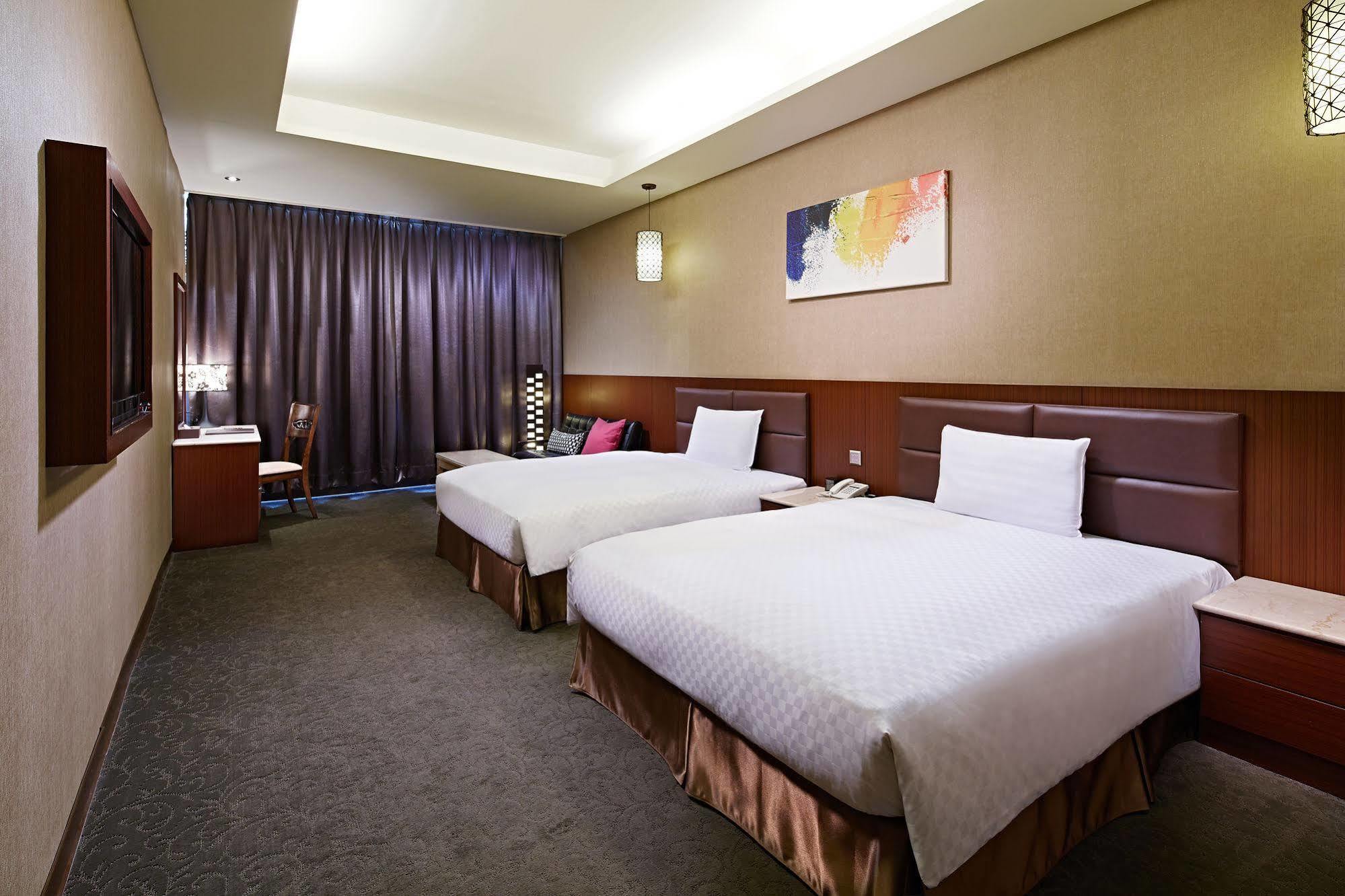 Guanko Hotel Чиай Сити Екстериор снимка