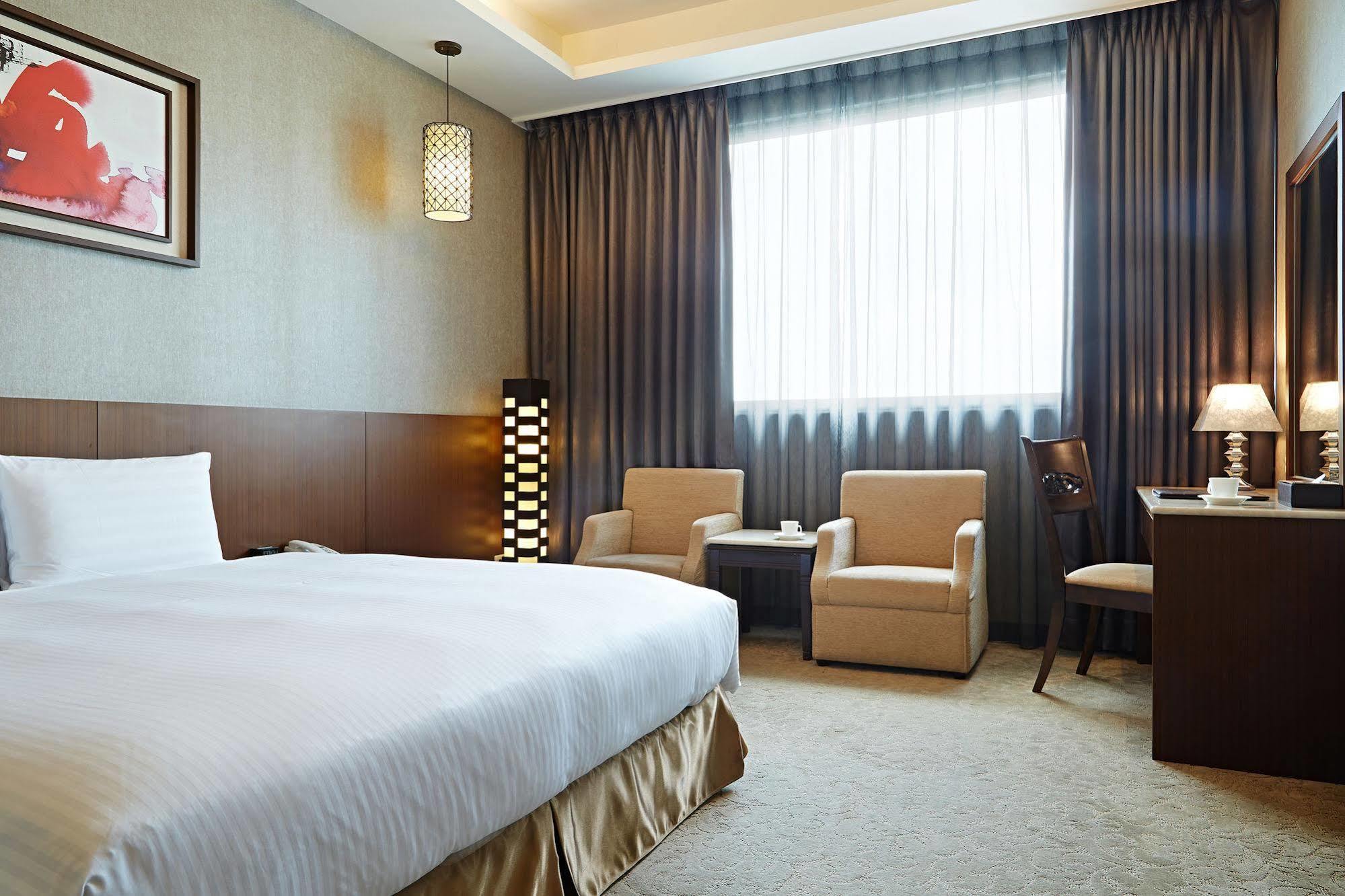 Guanko Hotel Чиай Сити Екстериор снимка